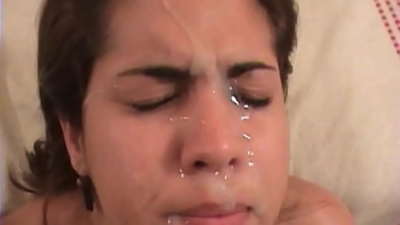 Lẹwa Latin brunette ni o ni inira ibalopo