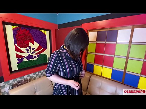 ❤️ Cutie Japanese pẹlu awọn omu nla ṣe baraenisere pẹlu awọn nkan isere ibalopọ ati pe o ni orgasm kan. O sọrọ ninu ifọrọwanilẹnuwo kan nipa iriri onibaje rẹ. Awọn ori omu nla ati obo ti o ni irun ti n kerora. Osaka onihoho ️ Fidio furo ﹏